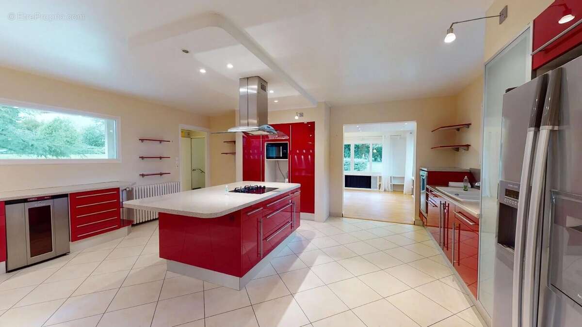 Maison à SAINT-NOM-LA-BRETECHE