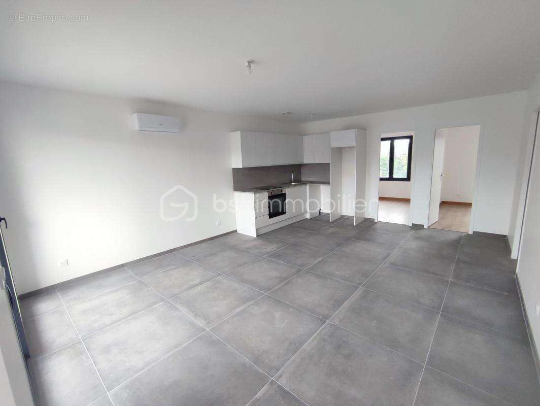 Appartement à PARAY-VIEILLE-POSTE