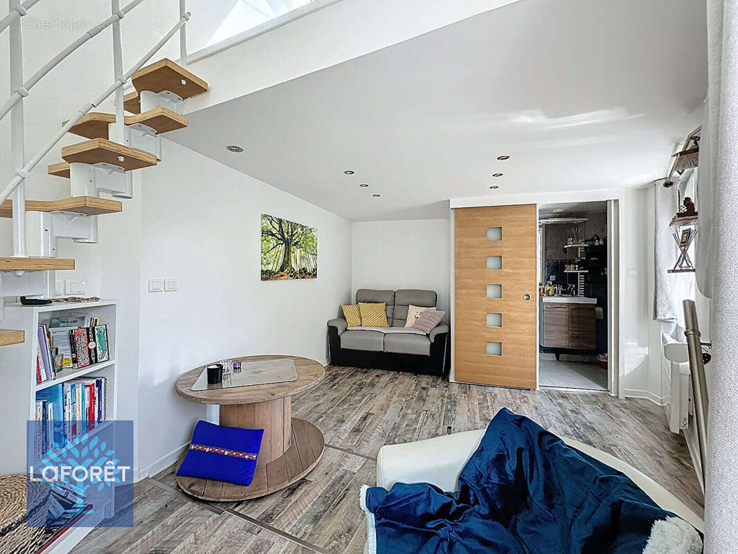 Appartement à LA FERTE-ALAIS