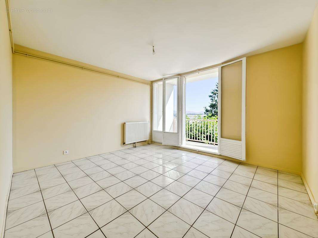 Appartement à ROMANS-SUR-ISERE