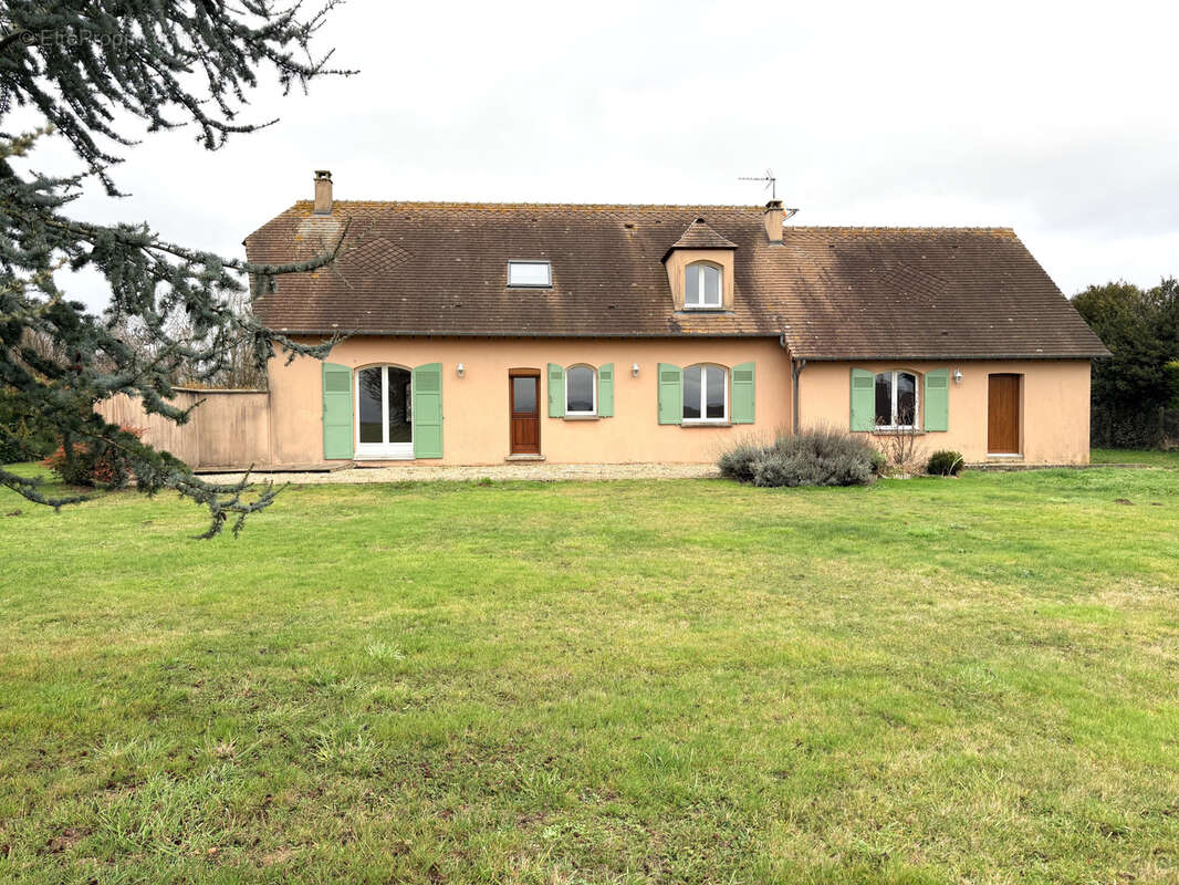 Maison à SAINT-LUPERCE