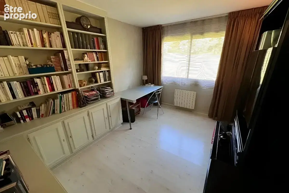 CHARBONNIERES  LES BAINS . Appartement  109m2 - 4 pièces- Avec terrasse ,cave et garage - photo 14