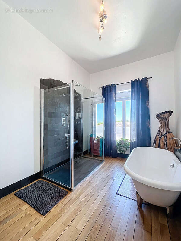 Maison à LA ROUVIERE