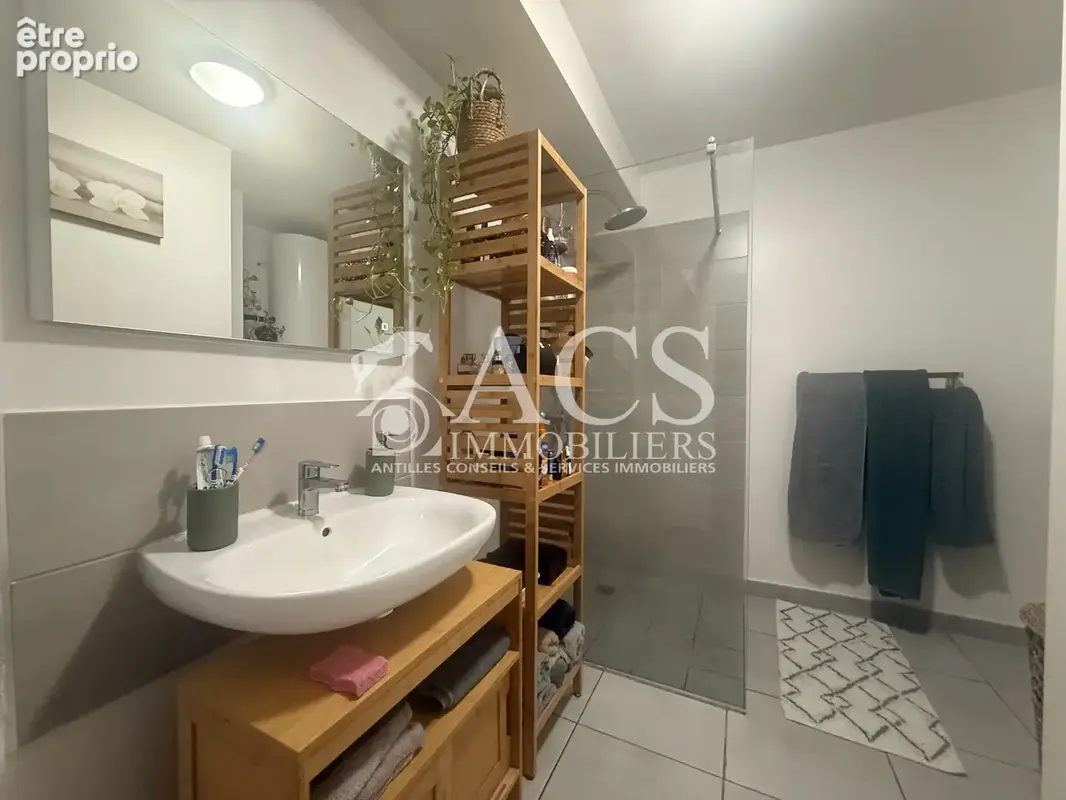 Bel appartement rénové - Etang Z'abricot - FORT-DE-FRANCE - photo 7