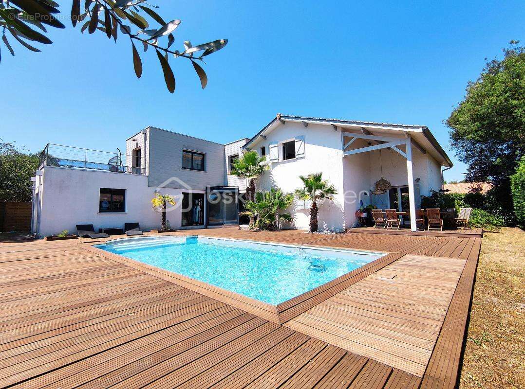 Maison à GUJAN-MESTRAS