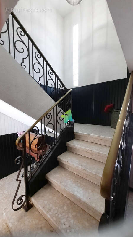 Villa polyvalente de 180 m2 avec locaux commerciaux et habitation - photo 14