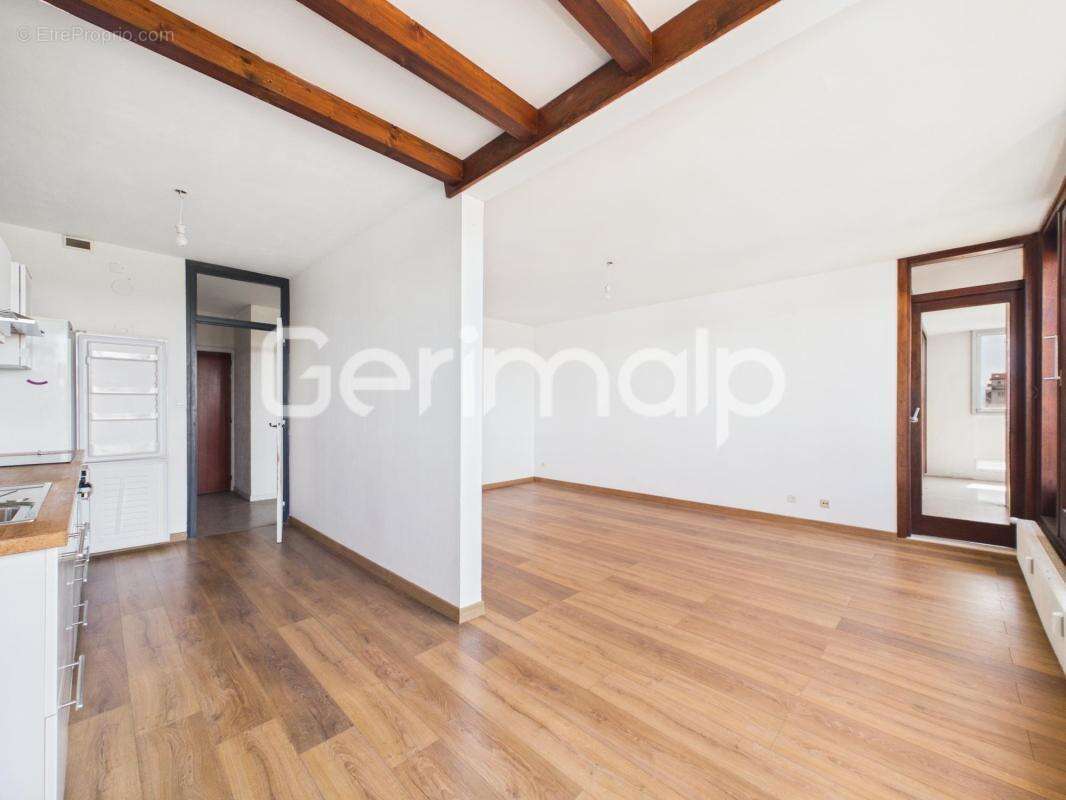 Vente - Appartement - 4 pièces + cuisine - 84 m² - 359 000 € - - photo 6