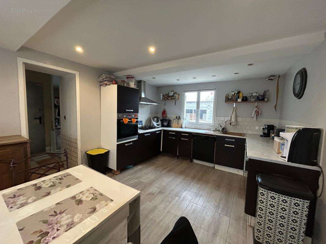 Maison à CREVECOEUR-LE-PETIT