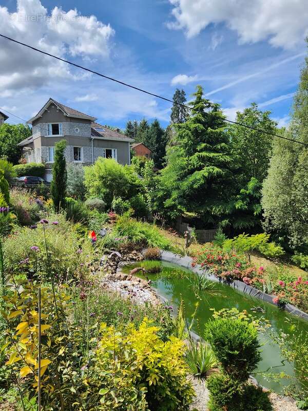 Maison à SAINT-LEONARD-DE-NOBLAT