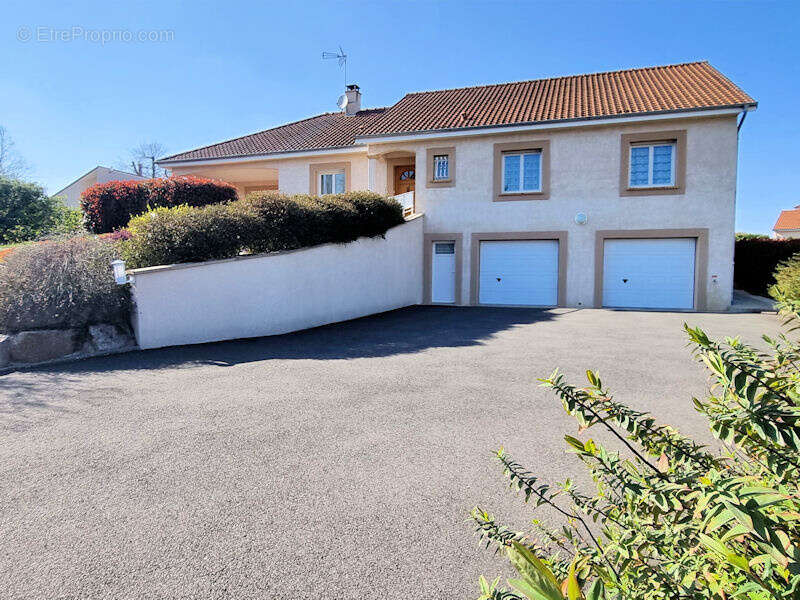 Maison à BELLERIVE-SUR-ALLIER