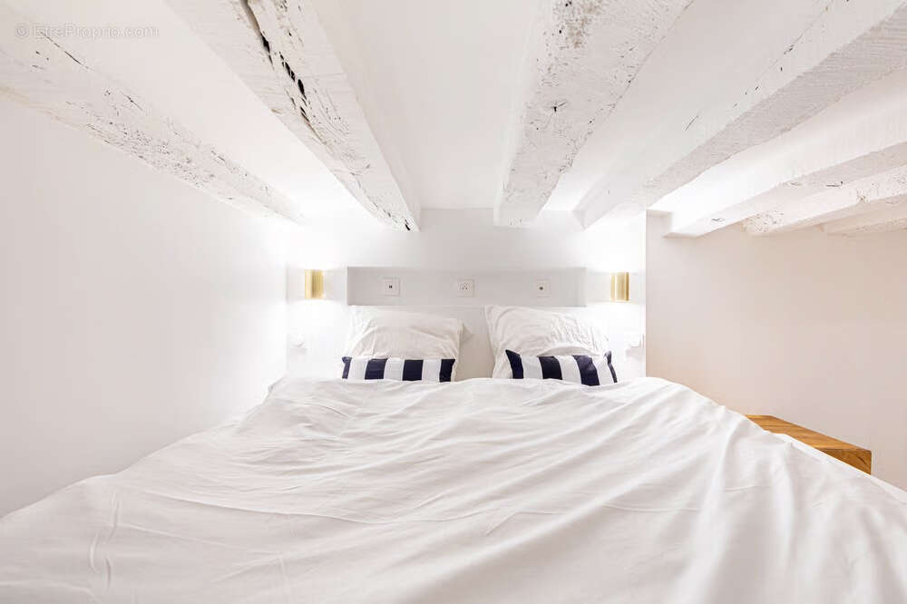 Appartement à PARIS-4E