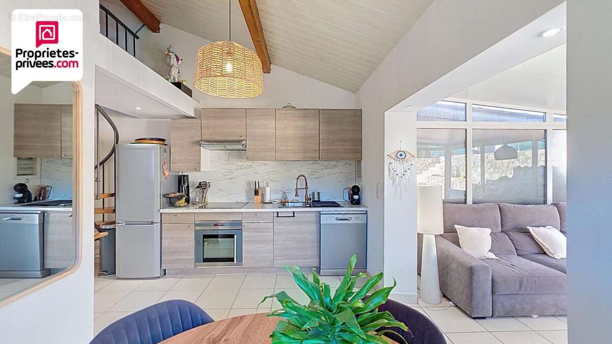 Maison à SAINT-CEZAIRE-SUR-SIAGNE