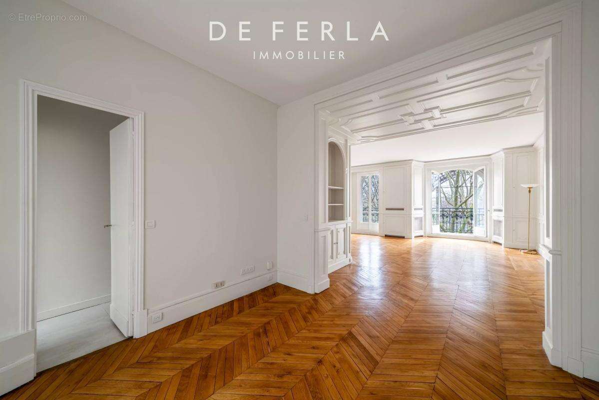 Appartement à PARIS-7E