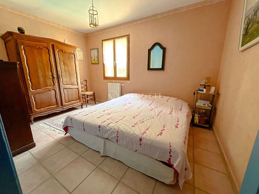 Maison Saint Pantaleon 5 pièce(s) 140 m2 - photo 10