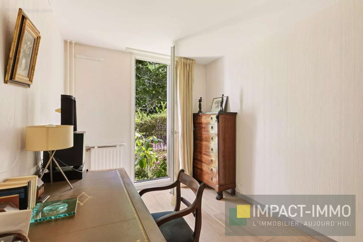 Puteaux – rez de jardin 3 pièces de 68 m² + jardin + terrasse + parking - photo 7
