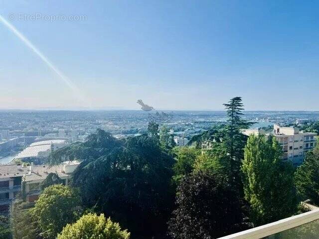 Appartement à SAINTE-FOY-LES-LYON