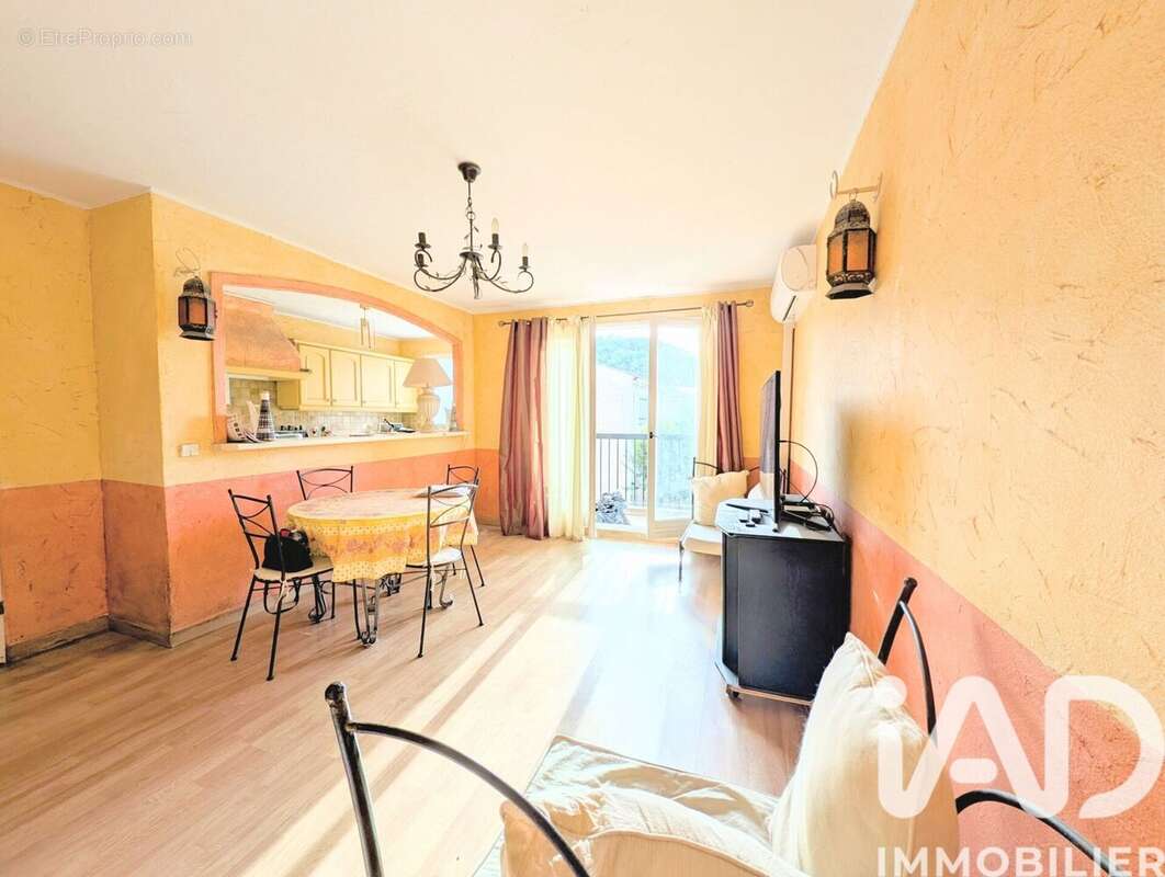 Photo 5 - Appartement à ROQUEBRUNE-SUR-ARGENS