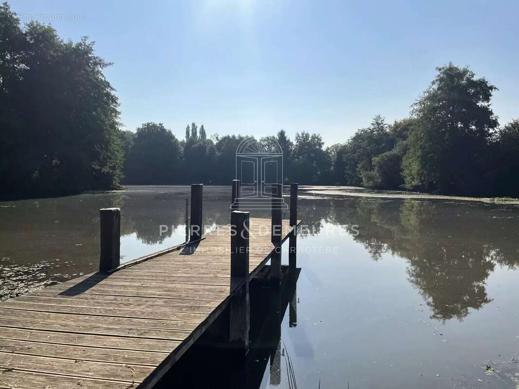 Maison à SAINT-BONNET-TRONCAIS
