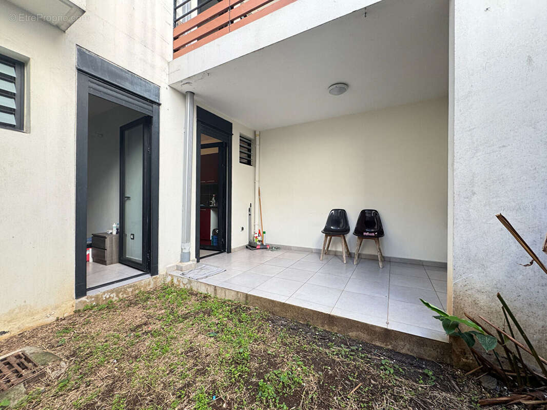 A VENDRE - Saint-Denis centre-ville - Appartement T2 avec jardin proche du Jardin de l'Etat - photo 2