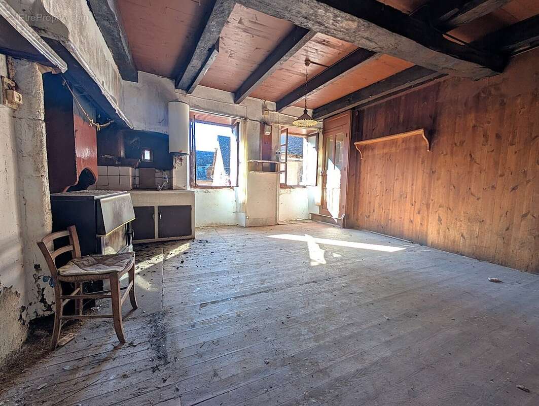Maison à Rénover + Garage + Dépendance - photo 7
