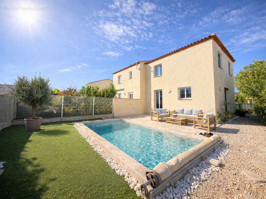 Maison à SAINT-LAURENT-DE-LA-SALANQUE