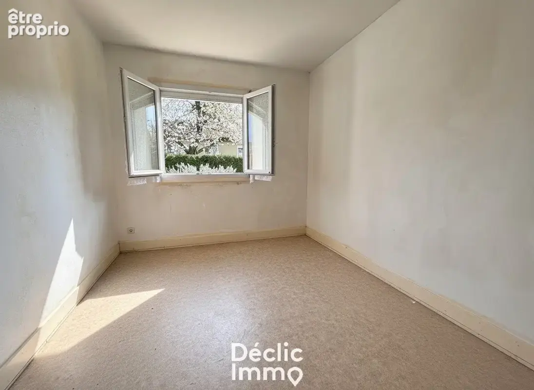 Maison de plain-pied 5 pièces  81 m²  Quartier Europe  À rénover avec potentiel - photo 7