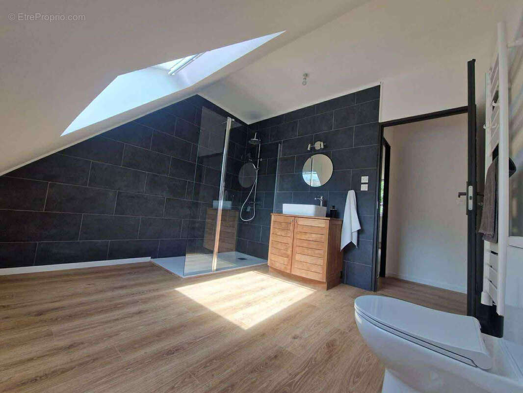 Maison à MONT-SAINT-ELOI