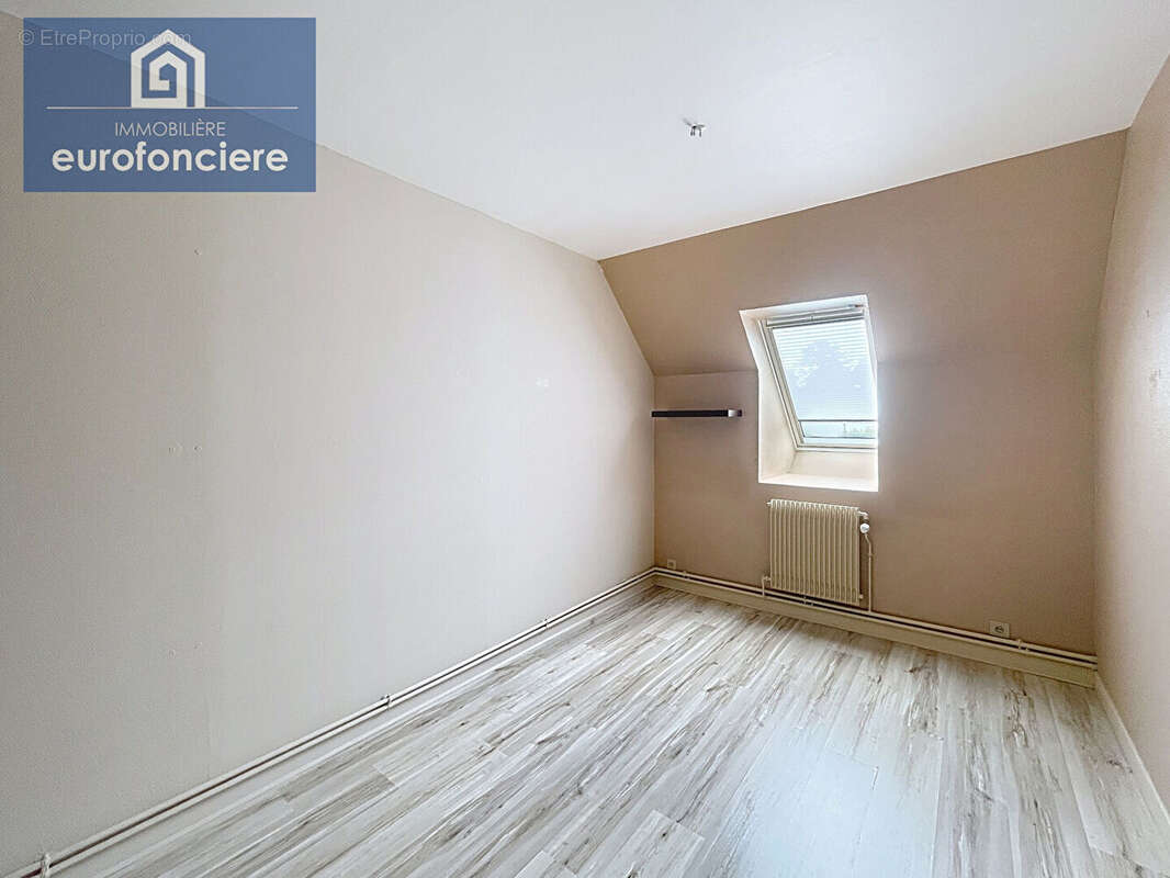 Maison à SAINT-JULIEN-LES-VILLAS