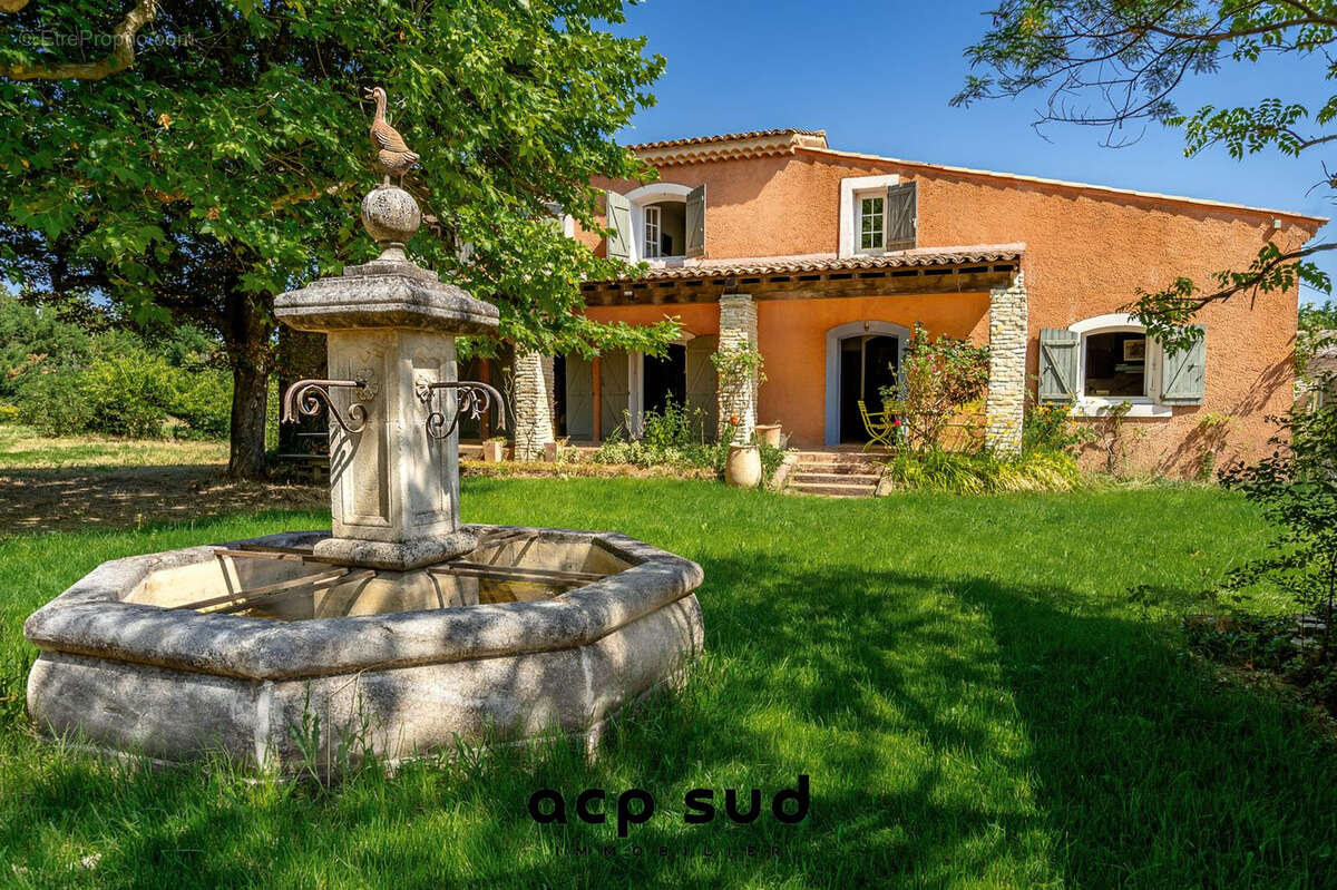 Maison à MALLEMORT