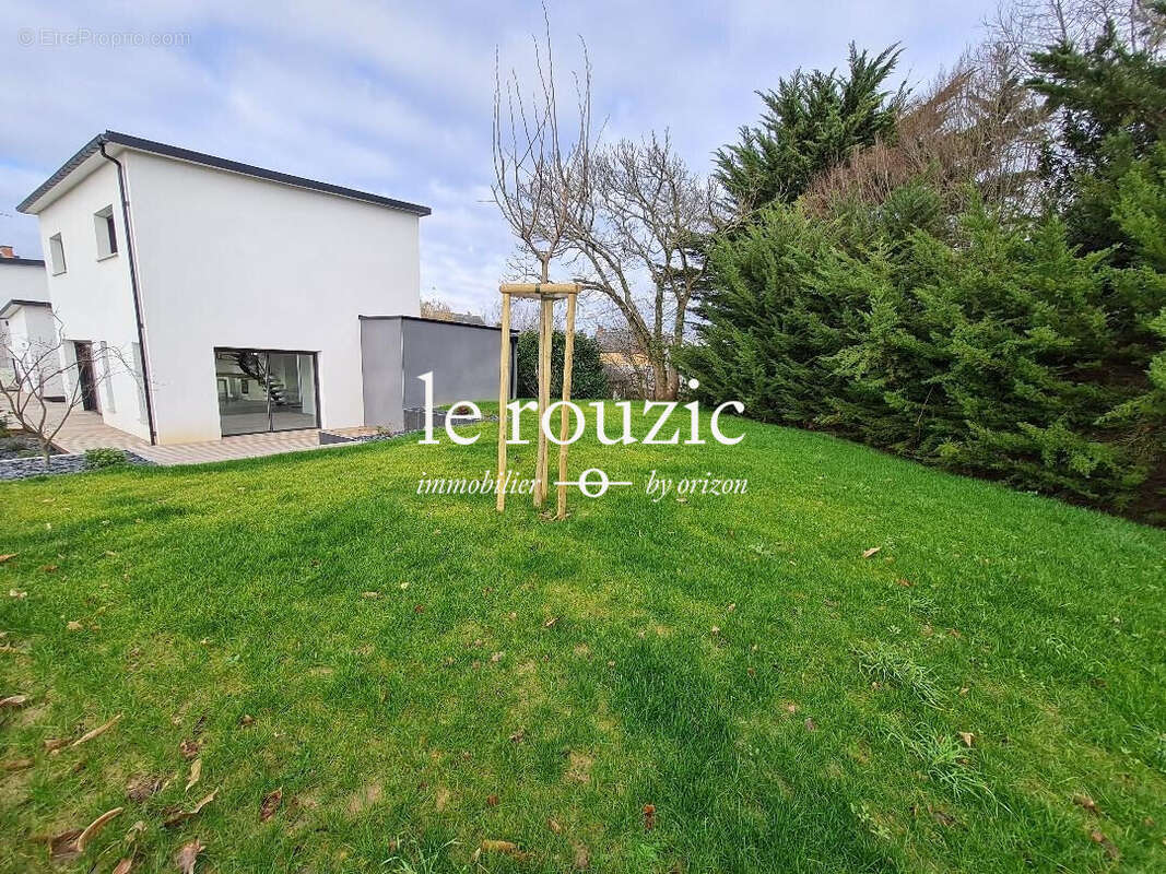 Maison 134 m² à Chartres-De-Bretagne  - photo 4
