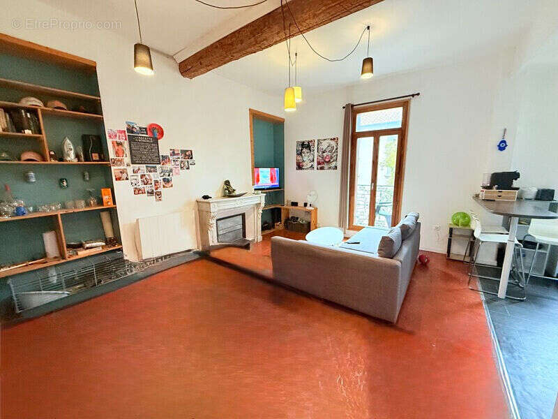 AGDE théatre,  grand appartement  de  54m²  environ . - photo 4