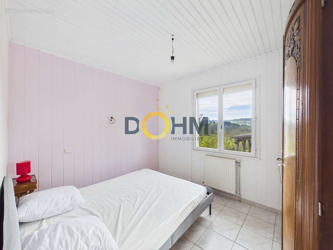Maison isolé avec garage et appartement sur 8000 m2 de terrain - photo 11