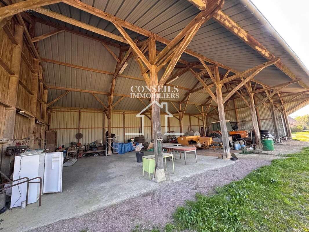 Maison à SAINT-JULIEN-DU-SAULT