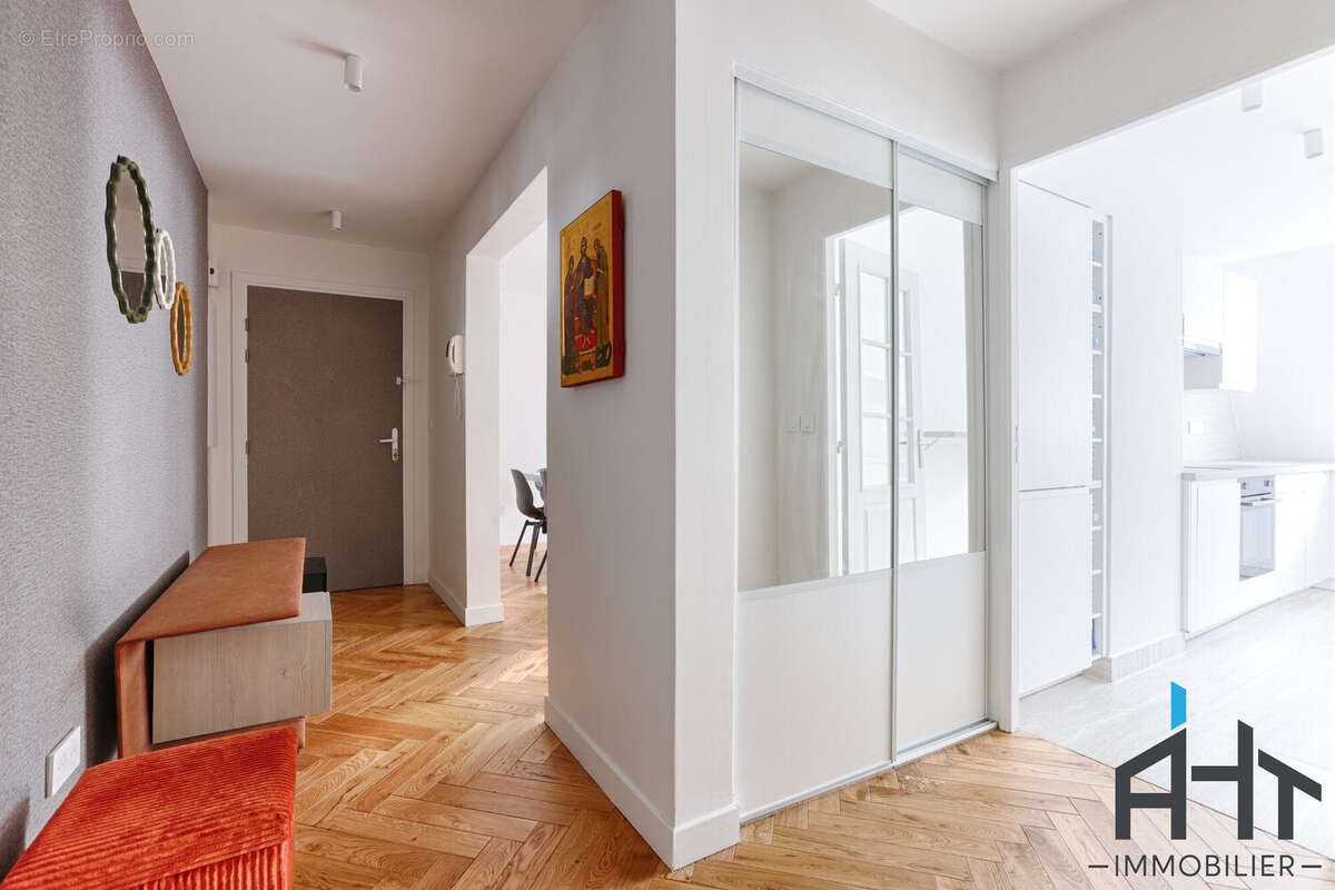 Appartement à CHARENTON-LE-PONT
