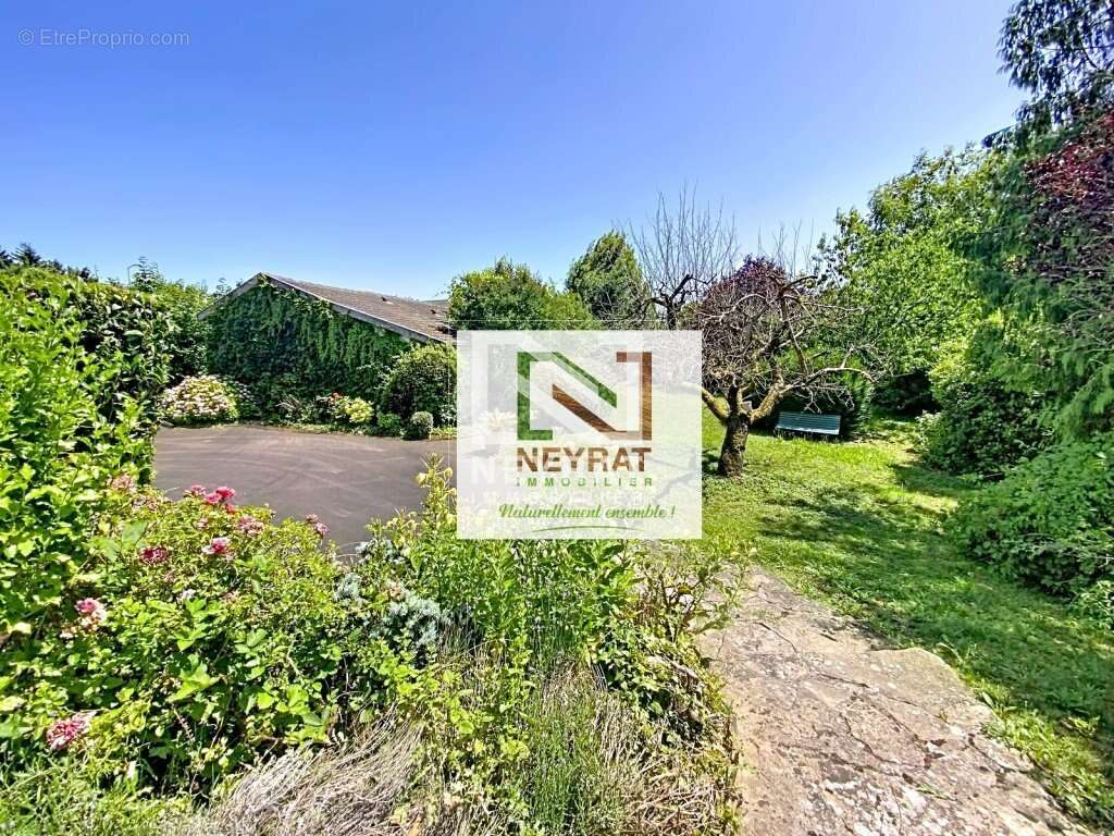 Maison à CHAMPFORGEUIL