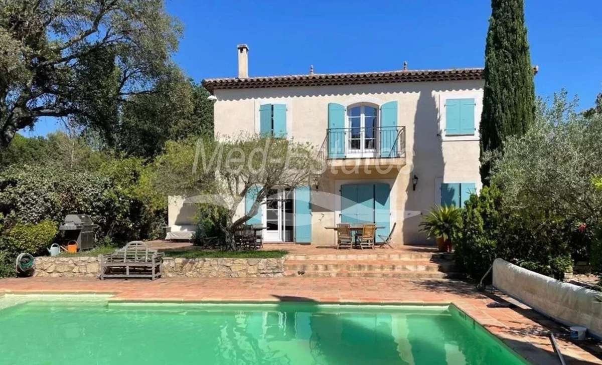 Maison à PLAN-DE-LA-TOUR