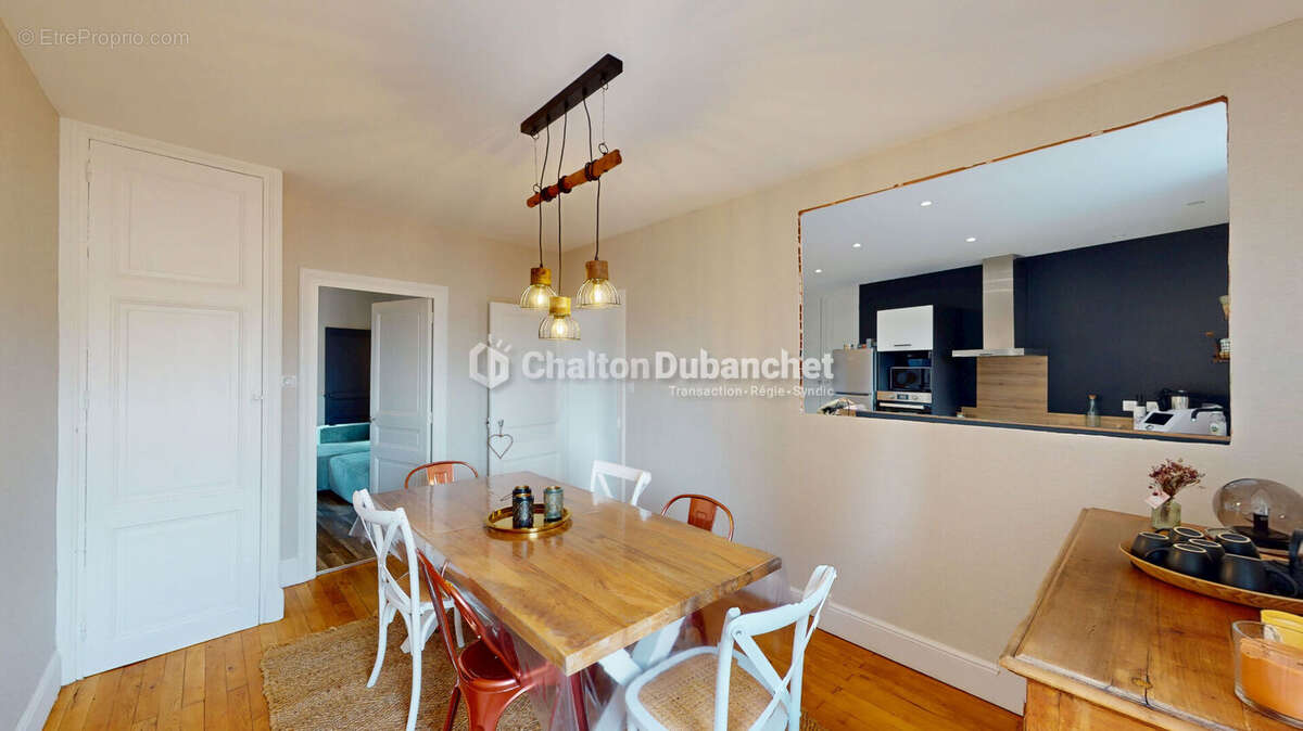 Appartement à AMPLEPUIS