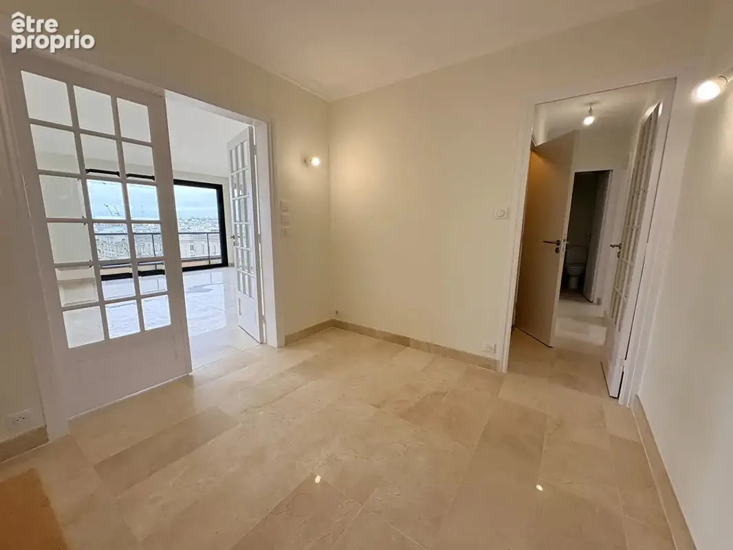Centre Siam appartement T5 avec ascenseur/garage - photo 4