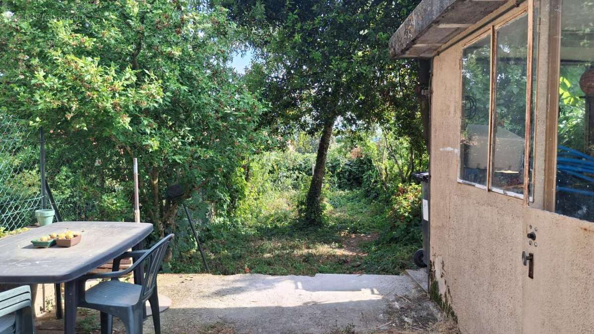 Bully Maison de ville au calme avec jardin  et terrasse - photo 15