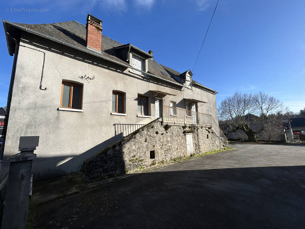 Maison à MEYMAC