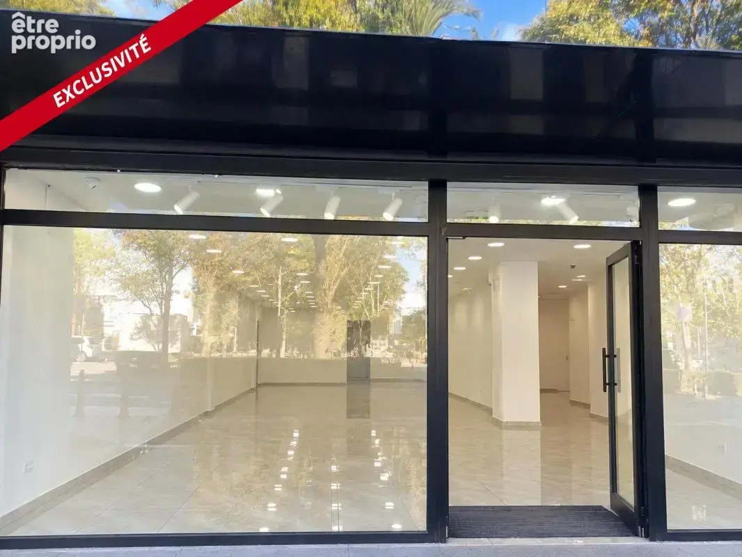 Opportunité à saisir – local commercial 120 m² – marché du canal – parking - photo 2