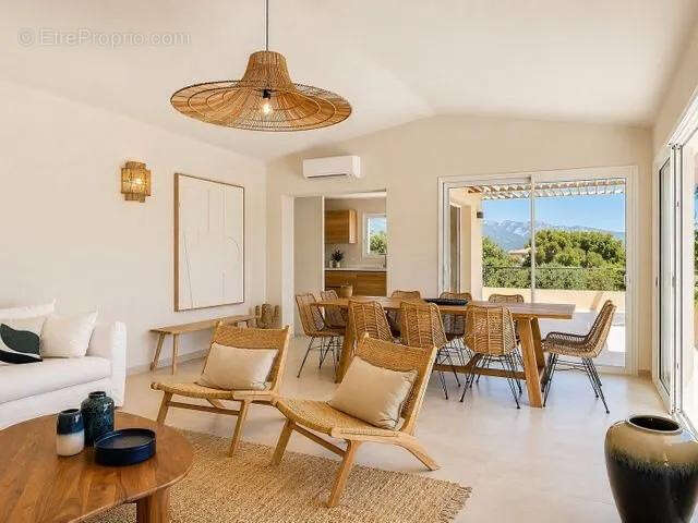 -Superbe villa avec vue Mer à Porto-Vecchio ! - photo 9