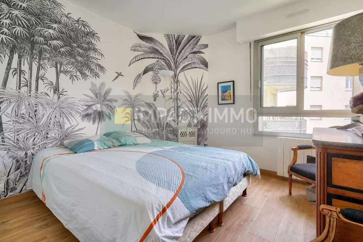 Appartement à COURBEVOIE
