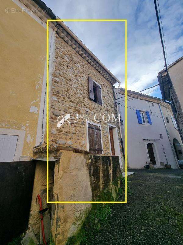 Petie maison en pierre a renover - photo 2