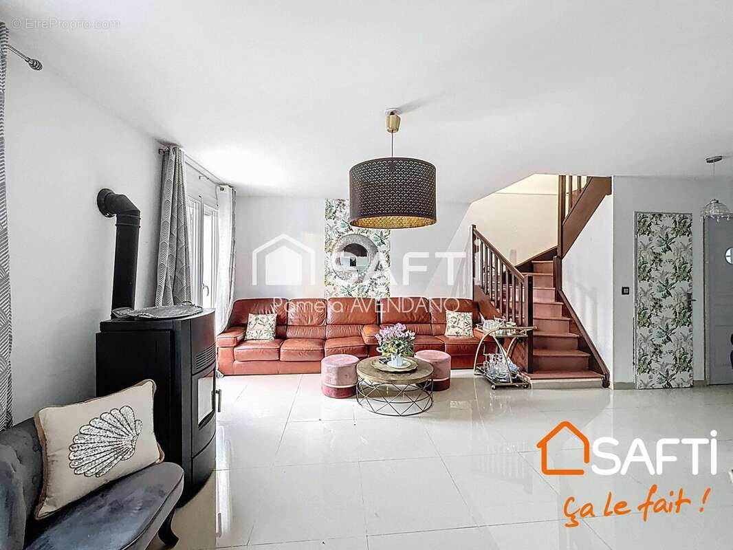 Maison 104 m² à Emerainville  - photo 2