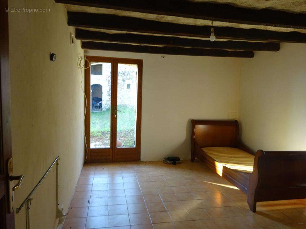 Maison à YZEURES-SUR-CREUSE