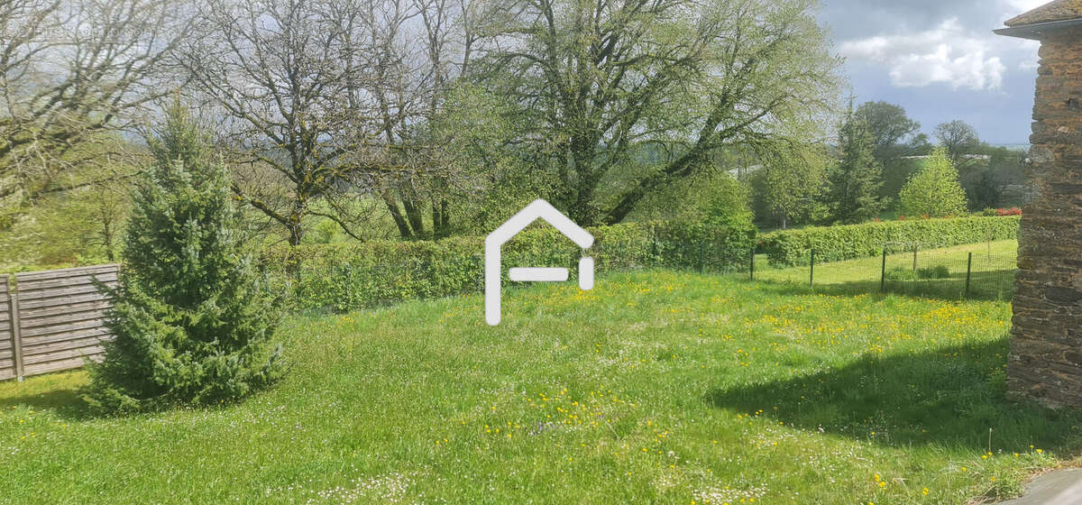 Commerce 246 m² à Arnac-Pompadour  - photo 4