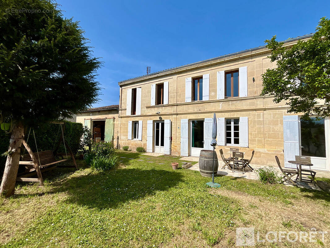 Maison à IZON