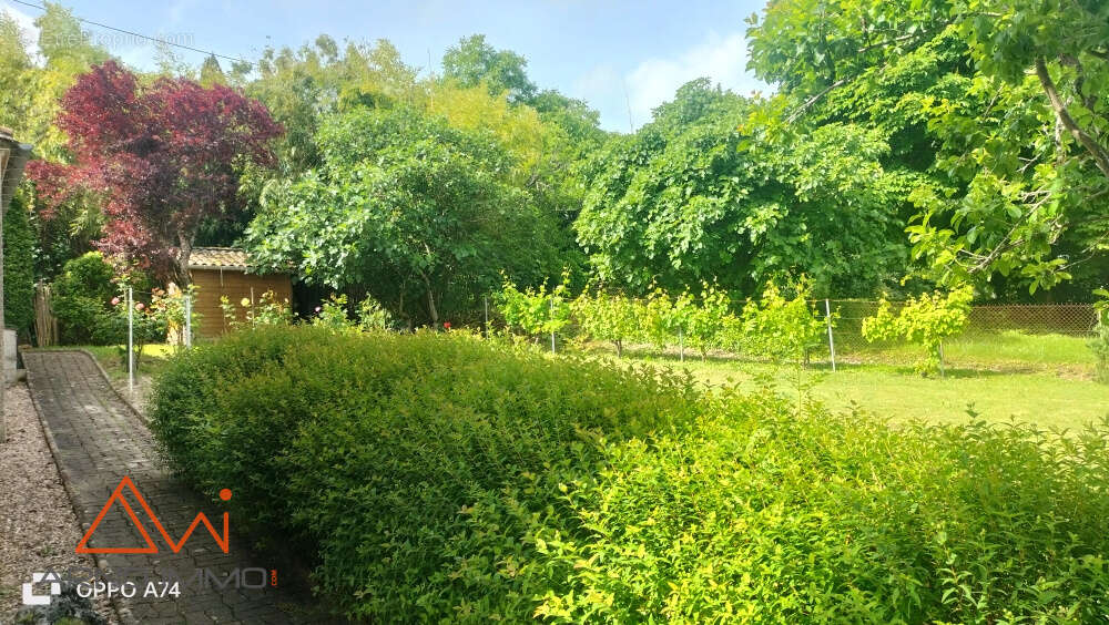 Maison à CAHUZAC-SUR-VERE