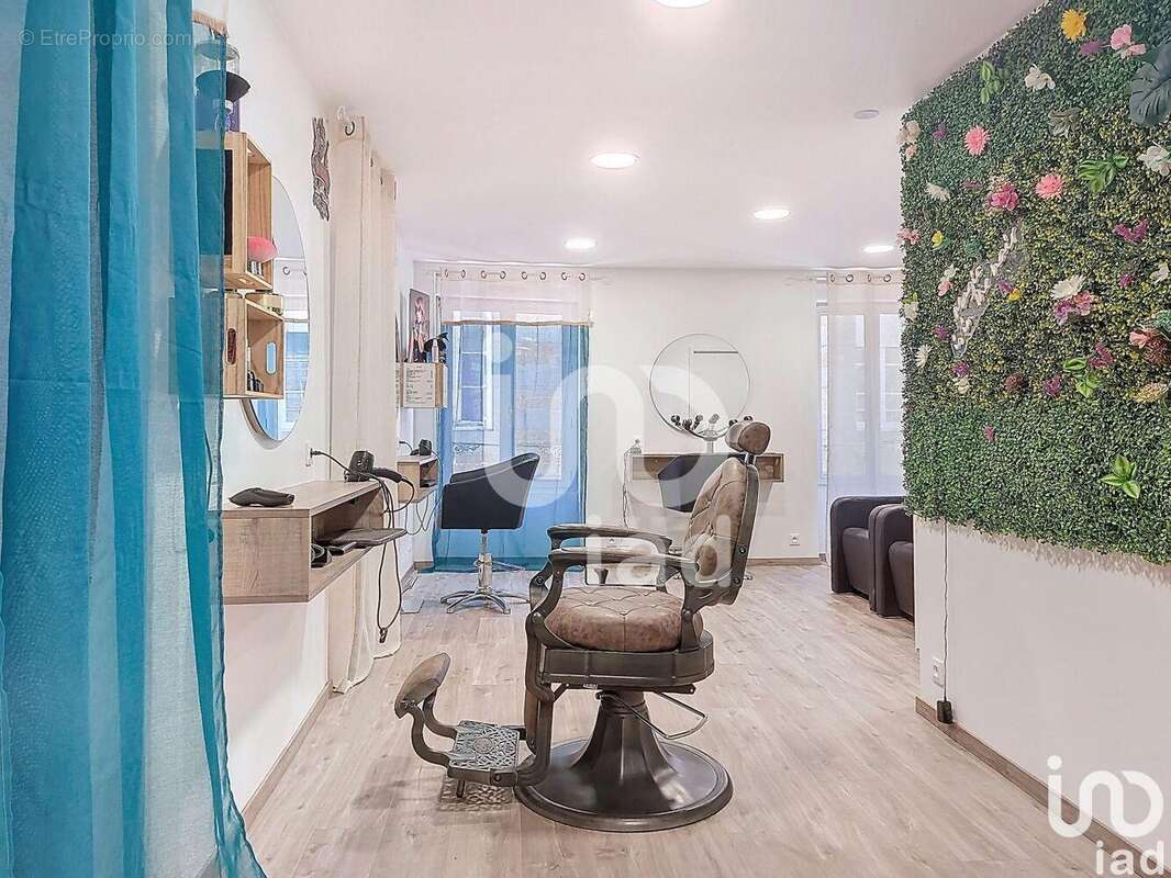 Photo 8 - Commerce à VILLEDIEU-LES-POELES